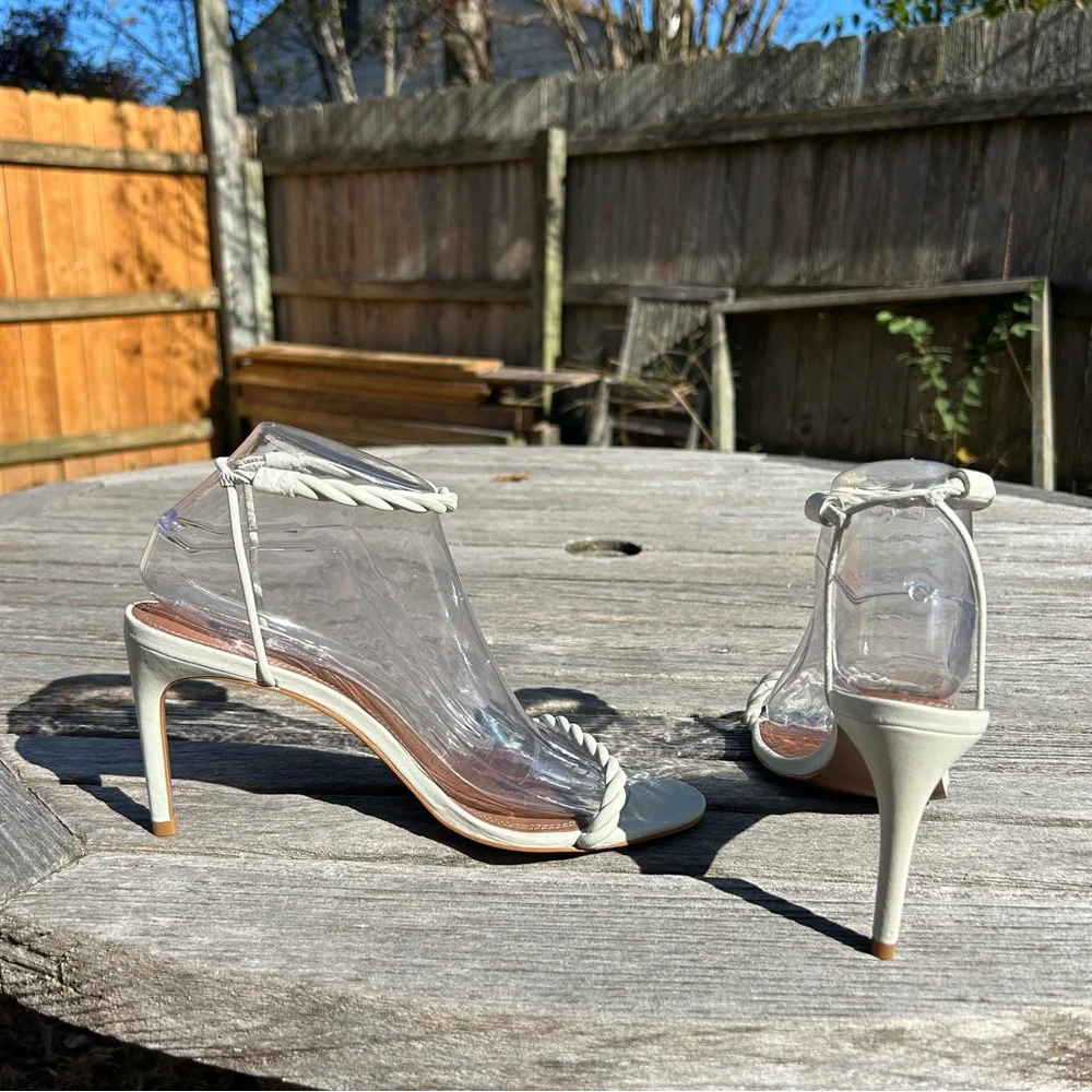 BCBGMAXAZRIA‎ Women’s Taylor Twist-Strap Sandal in white size 8.5